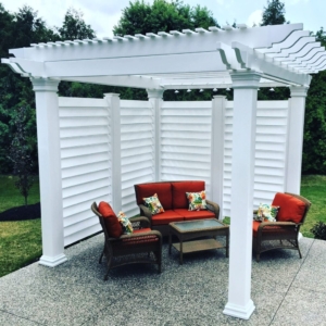 vinyl pergola, louver privacy screen, Fenwick Ontario,